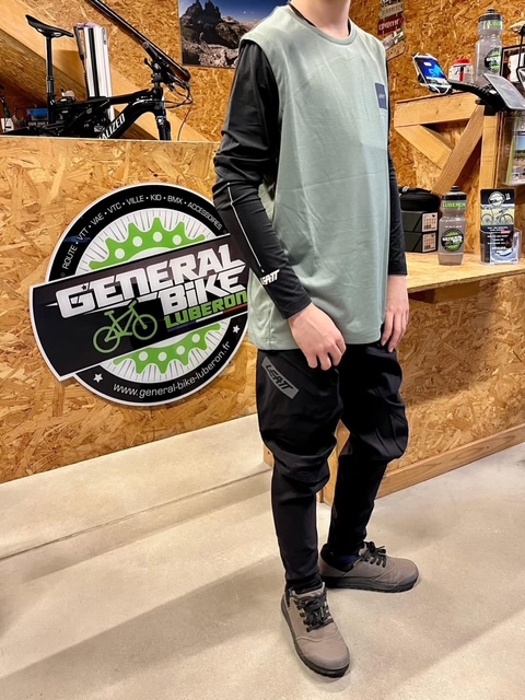 Ensemble Leatt VTT junior 